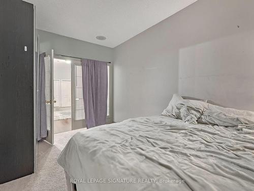 605-393 King St W, Toronto, ON - Indoor Photo Showing Bedroom