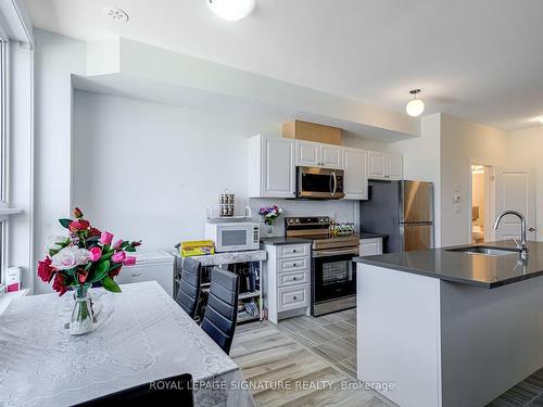 29 Red Maple Lane, Barrie, ON - Indoor Photo Showing Kitchen With Stainless Steel Kitchen