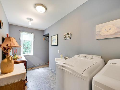 Salle de lavage - 8 Rue De Coulomb, Saint-Jean-Sur-Richelieu, QC - Indoor Photo Showing Laundry Room