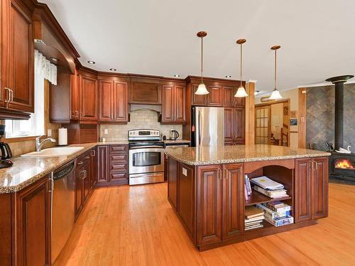 Kitchen - 8 Rue De Coulomb, Saint-Jean-Sur-Richelieu, QC - Indoor Photo Showing Kitchen