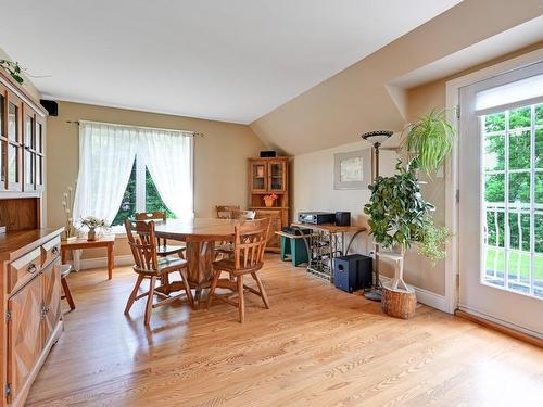 Salle Ã  manger - 8 Rue De Coulomb, Saint-Jean-Sur-Richelieu, QC - Indoor Photo Showing Dining Room