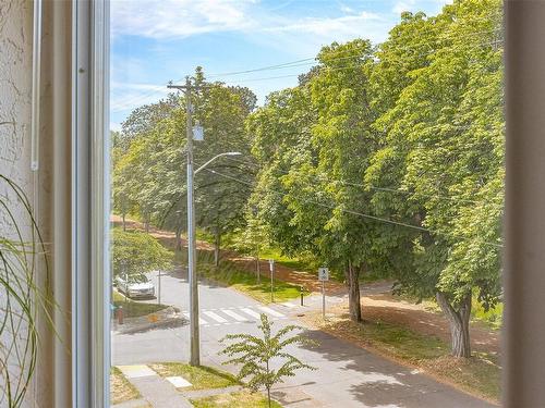 401-978 Heywood Ave, Victoria, BC - Outdoor With View