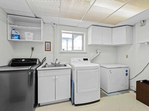445 Dufferin Terrace, Kamloops, BC - Indoor Photo Showing Laundry Room