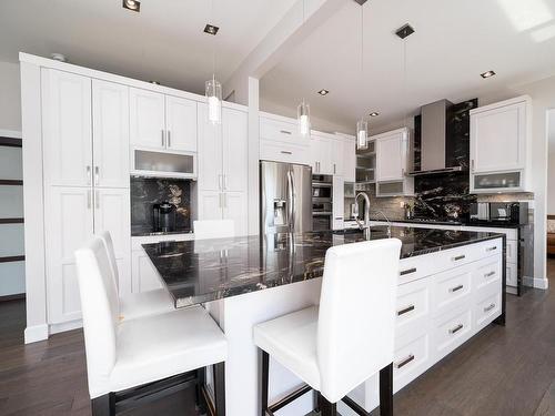 428 Mallard Road, Kamloops, BC - Indoor Photo Showing Kitchen With Upgraded Kitchen