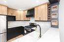 284 Grosvenor Avenue N, Hamilton, ON  - Indoor Photo Showing Kitchen With Upgraded Kitchen 