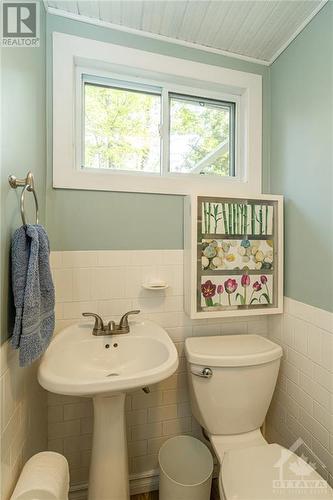 342 Mcanulty Road Unit#A,C, Deep River, ON - Indoor Photo Showing Bathroom