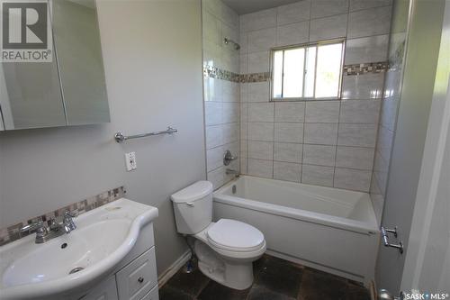 1432-1442 110Th Street, North Battleford, SK - Indoor Photo Showing Bathroom