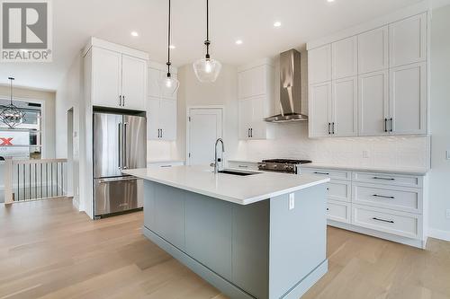 2811 Copper Ridge Drive, West Kelowna, BC - Indoor Photo Showing Kitchen With Upgraded Kitchen