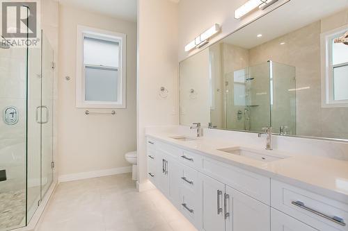 2811 Copper Ridge Drive, West Kelowna, BC - Indoor Photo Showing Bathroom