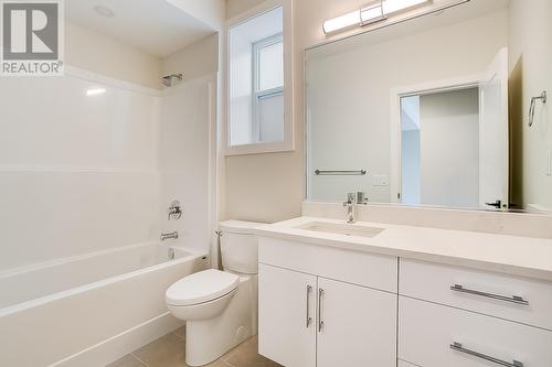 2811 Copper Ridge Drive, West Kelowna, BC - Indoor Photo Showing Bathroom