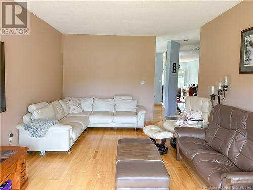 15 & 17 Macdonald Road, Upper Woodstock, NB - Indoor Photo Showing Living Room