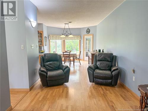 15 & 17 Macdonald Road, Upper Woodstock, NB - Indoor Photo Showing Living Room