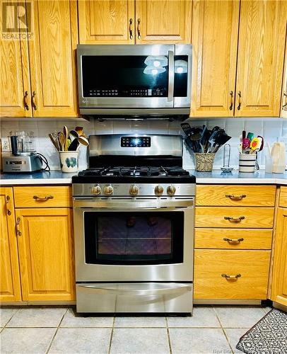 15 & 17 Macdonald Road, Upper Woodstock, NB - Indoor Photo Showing Kitchen