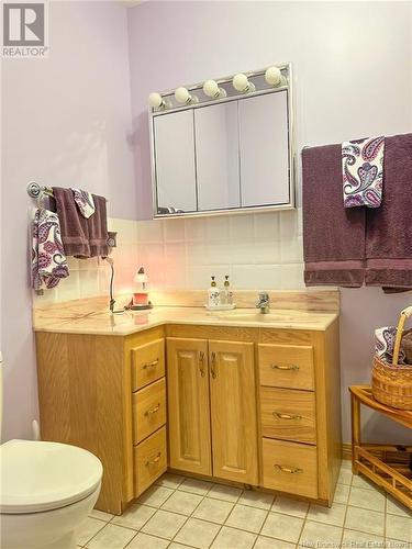 15 & 17 Macdonald Road, Upper Woodstock, NB - Indoor Photo Showing Bathroom