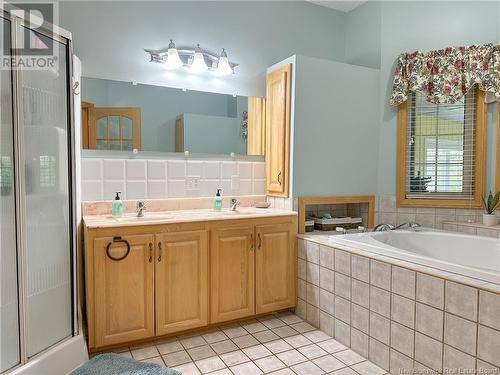 15 & 17 Macdonald Road, Upper Woodstock, NB - Indoor Photo Showing Bathroom