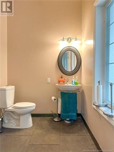 15 & 17 Macdonald Road, Upper Woodstock, NB - Indoor Photo Showing Bathroom