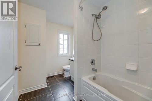 969 Reimer Common, Burlington, ON - Indoor Photo Showing Bathroom