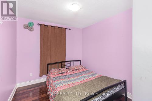 66 Queen Victoria Drive, Hamilton, ON - Indoor Photo Showing Bedroom