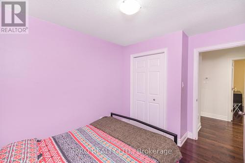 66 Queen Victoria Drive, Hamilton, ON - Indoor Photo Showing Bedroom