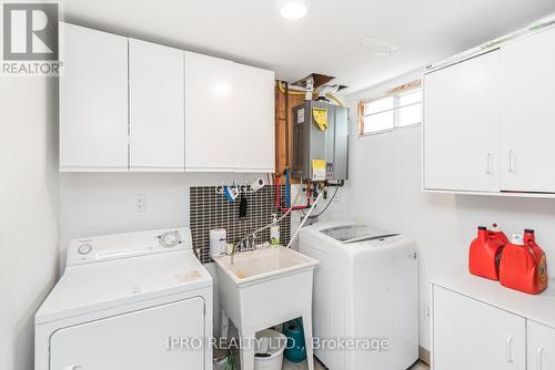 66 Queen Victoria Drive, Hamilton, ON - Indoor Photo Showing Laundry Room