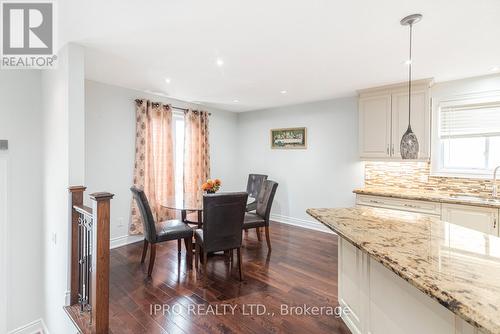 66 Queen Victoria Drive, Hamilton, ON - Indoor Photo Showing Dining Room