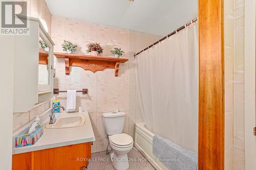110 Martin Grove, Blue Mountains, ON - Indoor Photo Showing Bathroom