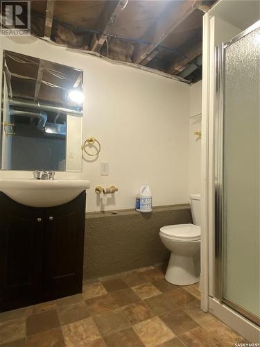 651 101St Street, North Battleford, SK - Indoor Photo Showing Bathroom