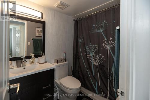 908 - 20 Edgecliff Golfway, Toronto, ON - Indoor Photo Showing Bathroom