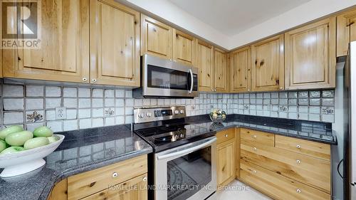 522 Cam Fella Boulevard, Whitchurch-Stouffville (Stouffville), ON - Indoor Photo Showing Kitchen