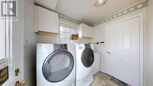 522 Cam Fella Boulevard, Whitchurch-Stouffville (Stouffville), ON - Indoor Photo Showing Laundry Room