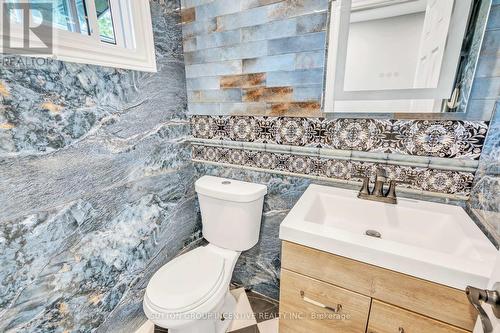 24 Argyle Road, Barrie, ON - Indoor Photo Showing Bathroom