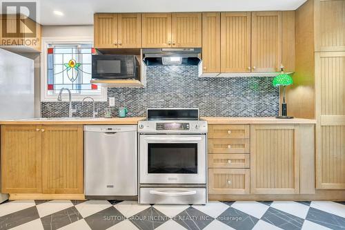 24 Argyle Road, Barrie, ON - Indoor Photo Showing Kitchen