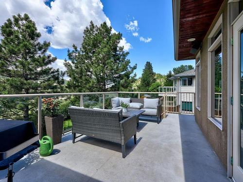 1355 Sunshine Crt, Kamloops, BC - Outdoor With Exterior
