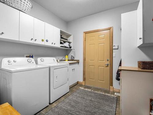 1355 Sunshine Crt, Kamloops, BC - Indoor Photo Showing Laundry Room