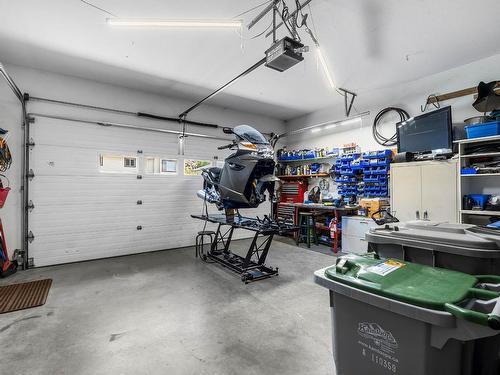 1355 Sunshine Crt, Kamloops, BC - Indoor Photo Showing Garage