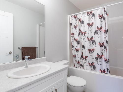 4469 Wellington Rd, Nanaimo, BC - Indoor Photo Showing Bathroom