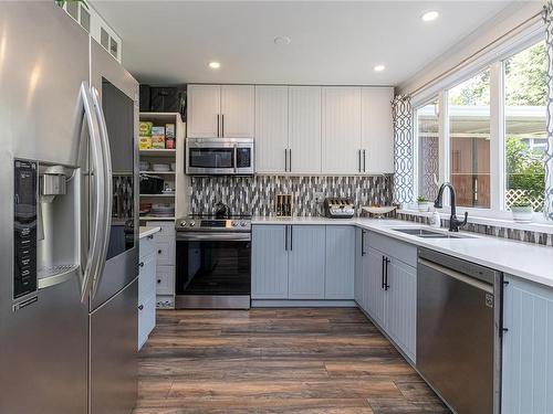 2772 Kingswood Rd, Langford, BC - Indoor Photo Showing Kitchen With Double Sink With Upgraded Kitchen