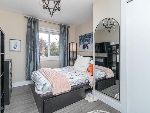 2772 Kingswood Rd, Langford, BC - Indoor Photo Showing Bedroom