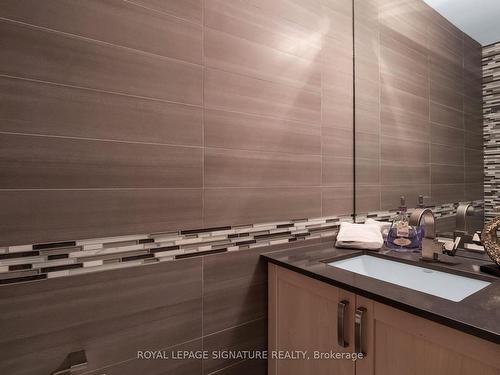 31 Woodthrush Crt, Toronto, ON - Indoor Photo Showing Bathroom