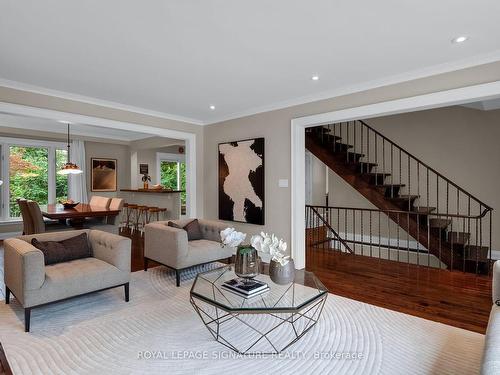 31 Woodthrush Crt, Toronto, ON - Indoor Photo Showing Living Room