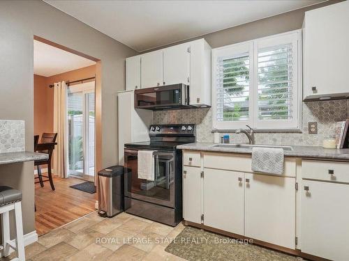 20 Stanmary Dr, St. Catharines, ON - Indoor Photo Showing Kitchen