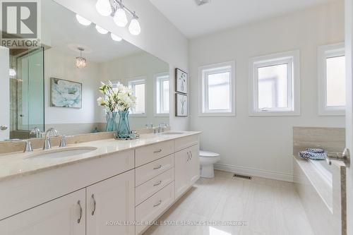 2445 Chateau Common, Oakville, ON - Indoor Photo Showing Bathroom