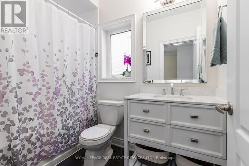 2445 Chateau Common, Oakville, ON - Indoor Photo Showing Bathroom