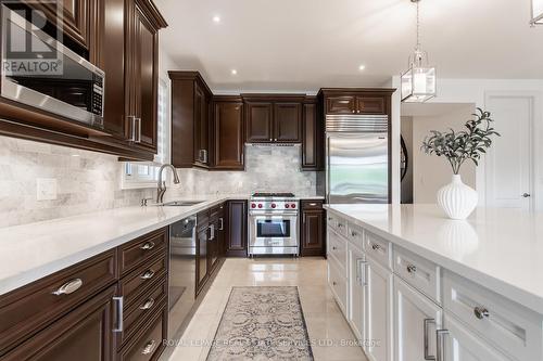 2445 Chateau Common, Oakville, ON - Indoor Photo Showing Kitchen With Upgraded Kitchen