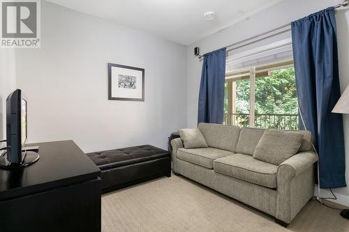 4014 Pritchard Drive Unit# 1303, West Kelowna, BC - Indoor Photo Showing Living Room