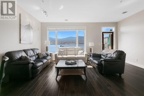4014 Pritchard Drive Unit# 1303, West Kelowna, BC - Indoor Photo Showing Living Room