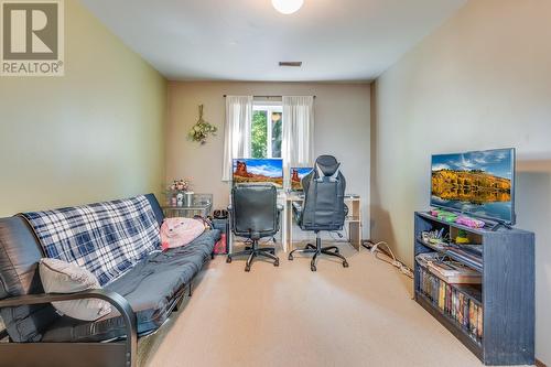 2905 Bouvette Street, Kelowna, BC - Indoor