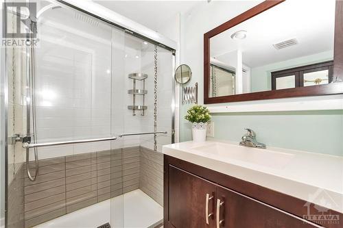 545 Browning Avenue, Ottawa, ON - Indoor Photo Showing Bathroom