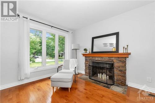 545 Browning Avenue, Ottawa, ON - Indoor Photo Showing Living Room With Fireplace