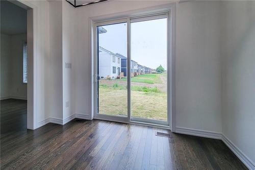 166 Blackbird Way, Glanbrook, ON - Indoor Photo Showing Other Room